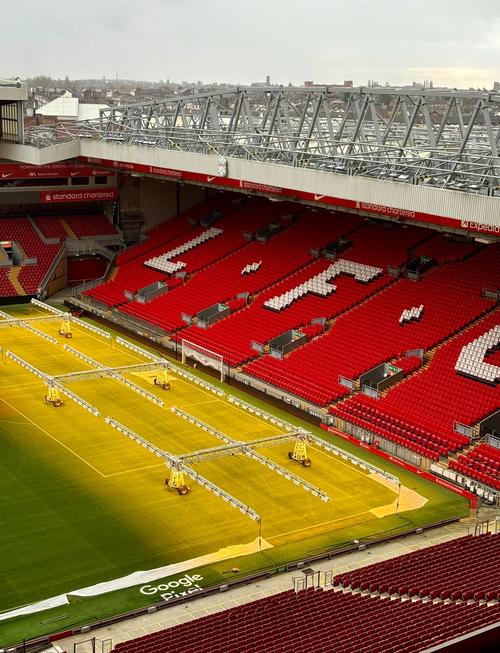 美媒支招湖人交易29+8球星，里夫斯成主要筹码，还送三将+首轮？